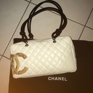 💯 percent authentic Chanel bowling bag.
